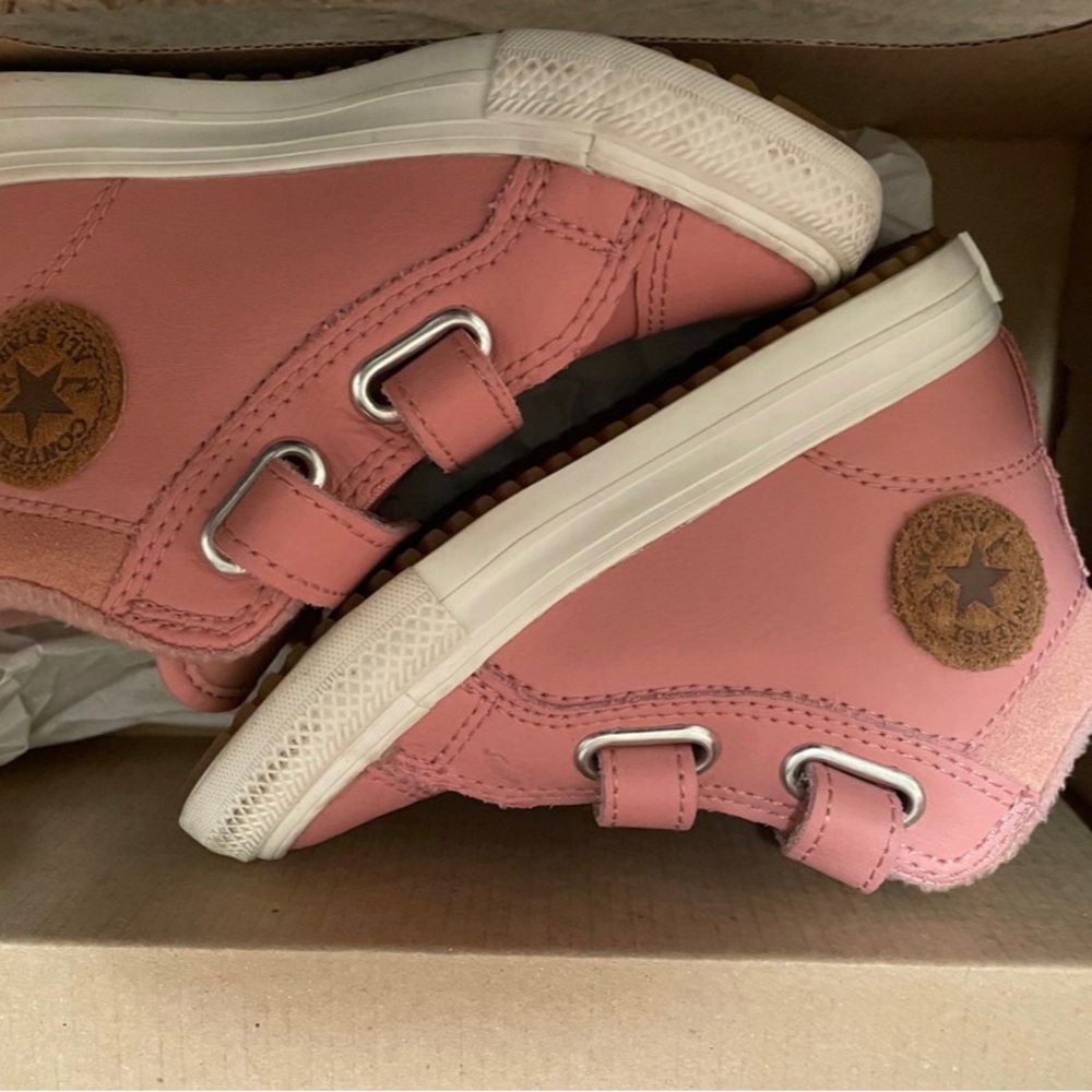 Pink Converse infant kids shoes  size 8